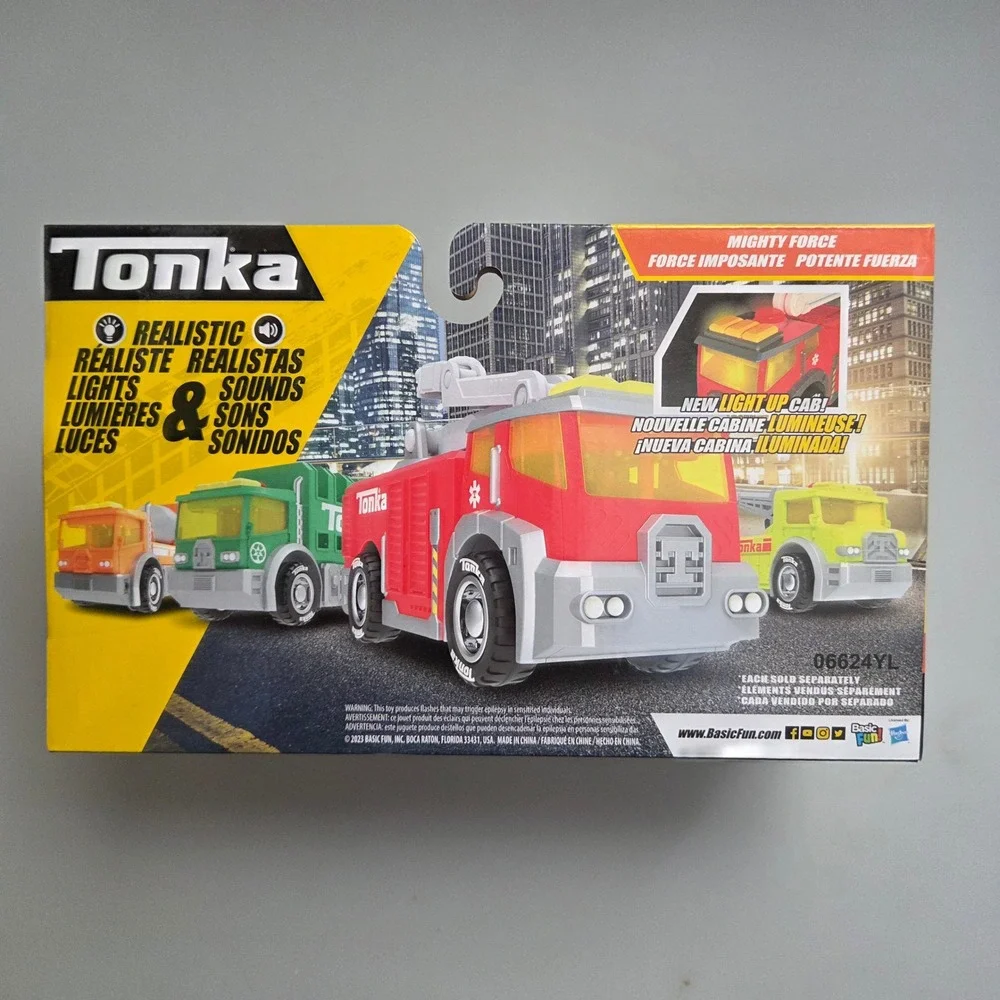 Tonka Mighty Force Nozzle Truck Fire Engine Red Lights and Sounds 06624YL NEW